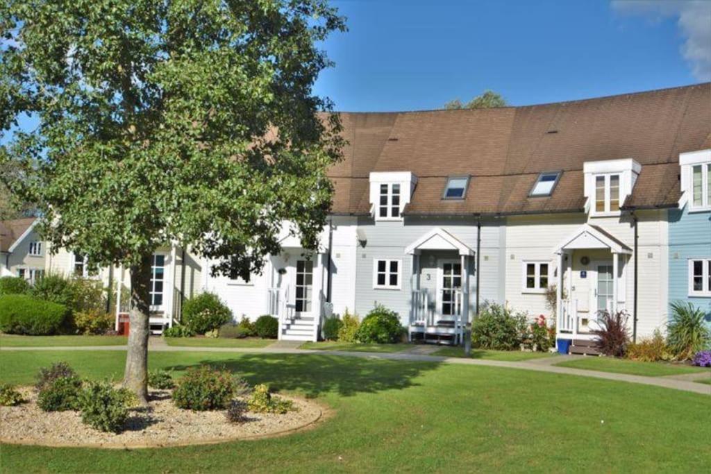Charming Lake House Nature Retreat In Cotswold Water Park, South Cerney Near Cirencester Exterior foto
