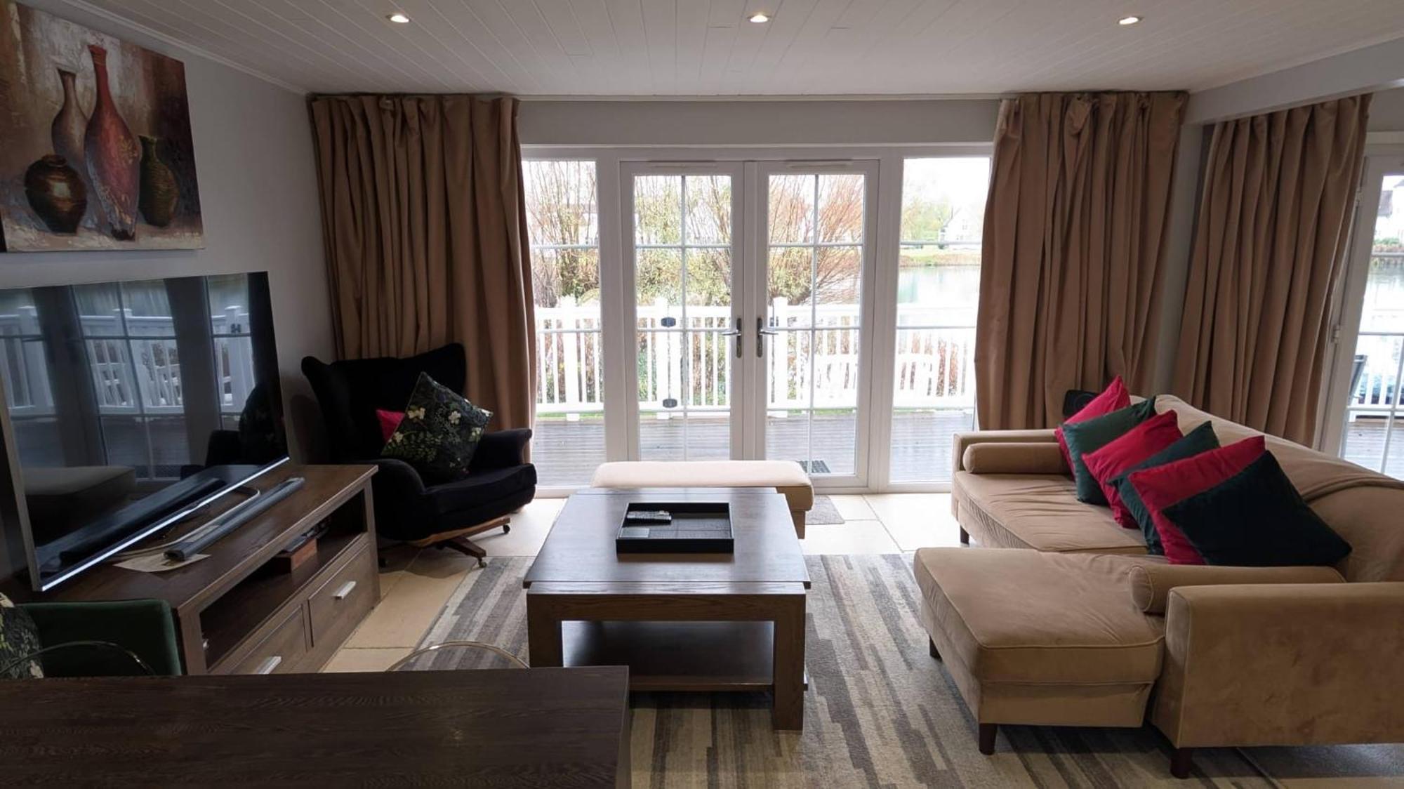 Charming Lake House Nature Retreat In Cotswold Water Park, South Cerney Near Cirencester Exterior foto