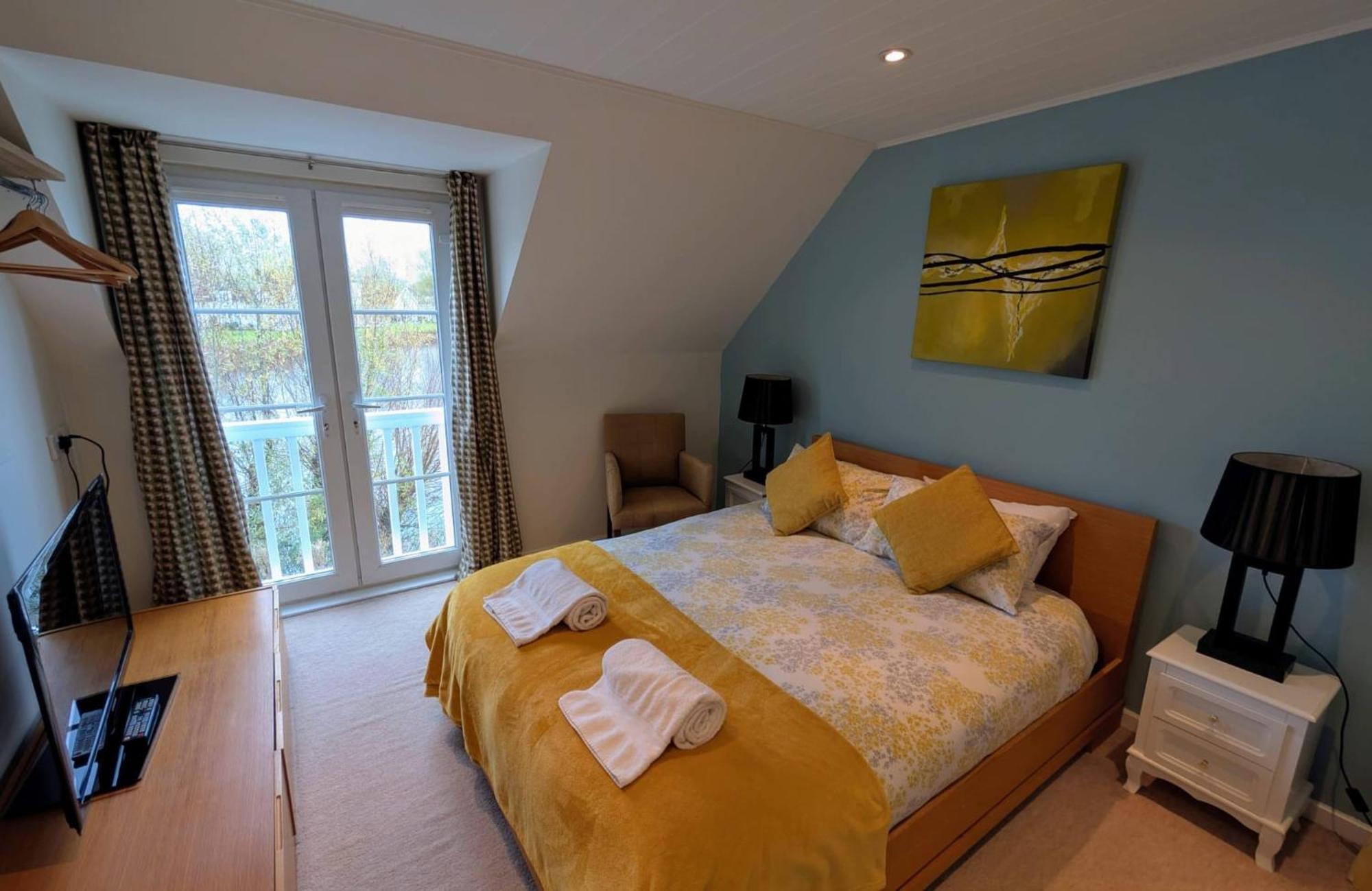 Charming Lake House Nature Retreat In Cotswold Water Park, South Cerney Near Cirencester Exterior foto